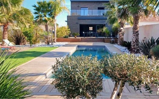 Agde | Contemporary 4-Bedroom Villa with private pool in Grau d'Agde