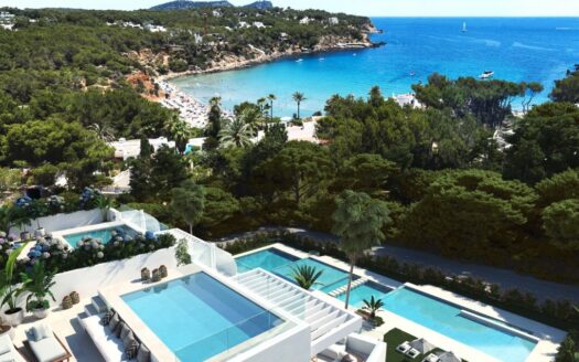 Cala Llenya, Ibiza | 4-bed apartment with private pool