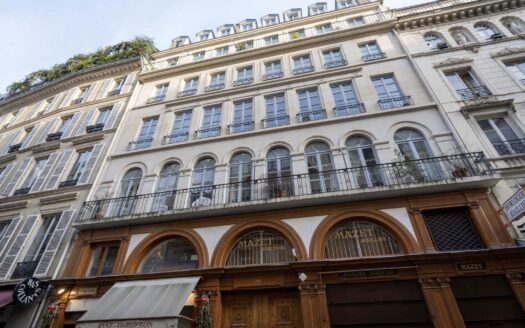 Paris 7th-District | Very Chic 2-Bed Residence Co-Ownership