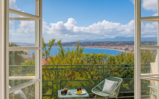 Nice – Bellevue | Classic 3-Bed Residence with sea Views