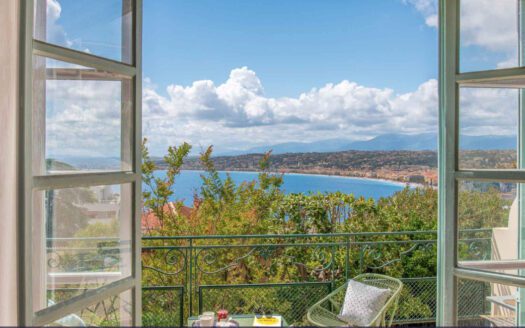 Nice – Bellevue | Classic 3-Bed Residence with sea Views