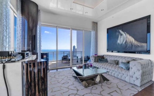 Miami, FL | Brickell Key Bayfront Condo