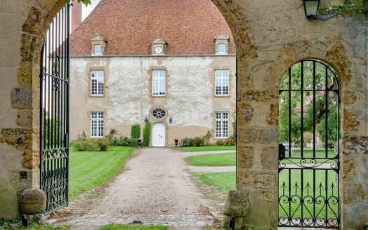 Beaune, Burgundy | Restored 17th-Century Château