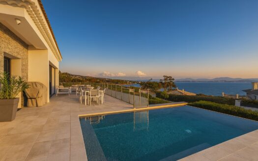 Les Issambres | Modern Sea-View Villa with Heated Pool