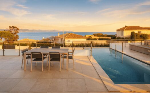 Les Issambres | Modern Sea-View Villa with Heated Pool