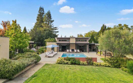 Healdsburg, California | 5-Bed Estate With Wine Country Views