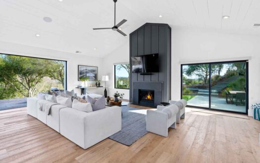 Healdsburg, California | 4-Bed Chalet With Vineyard Access