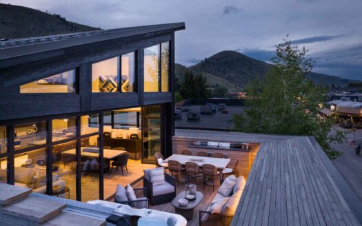 Jackson, Wyoming | 3-Bed Chalet New Construction