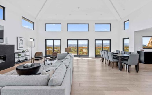 Napa Valley, California | 4-Bed Chalet In Wine Country