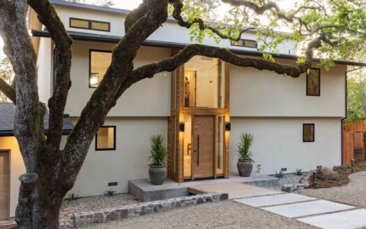 Napa, California | 3-Bed Chalet Downtown Location