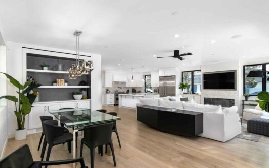 Newport Beach, California | 4-Bed Chalet With Harbor Views