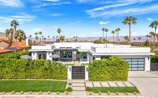 Palm Desert, California | 5-Bed Chalet Gated Oasis