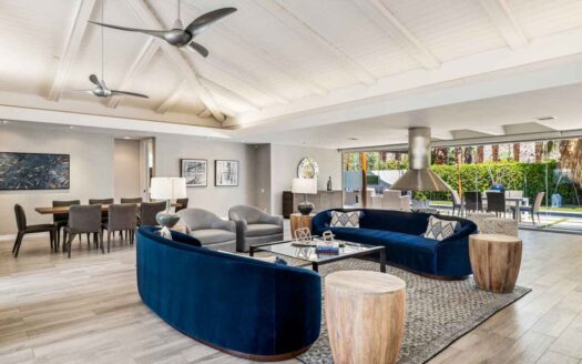 Palm Springs, California | 4-Bed Chalet With Walk-In Closets