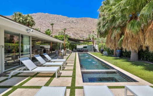Palm Springs, California | 4-Bed Chalet With Walk-In Closets