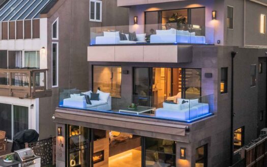 San Diego, California | 4-Bed Chalet With Bay Views