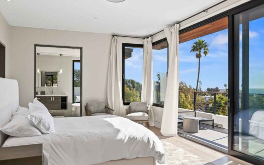 Santa Barbara, California | 4-Bed Chalet With Rooftop Deck