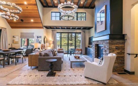 Lake Tahoe, Truckee California | 5-Bed Chalet In Gated Community