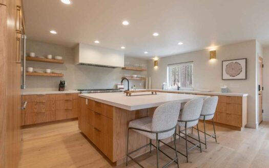 Lake Tahoe, Truckee California | 4-Bed Chalet Forest Retreat