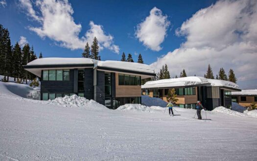 Lake Tahoe, Truckee California | 3-Bed Chalet With Peak Views