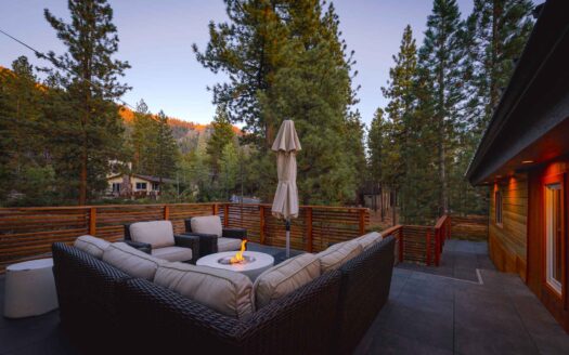 South Lake Tahoe, California | 5 Bed Designer Home, Hot Tub, Slate Deck, Fireplace
