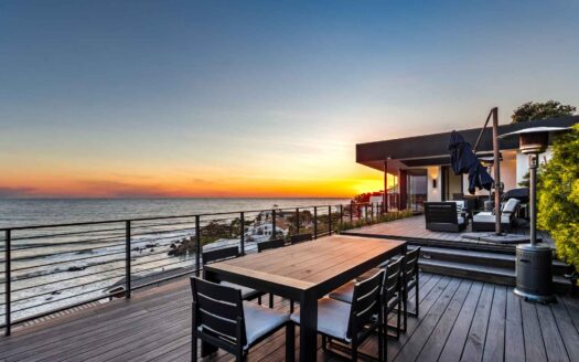 Malibu Broad Beach, California | 3 Bed Oceanfront Home, Rooftop Deck, Hot Tub, Garage