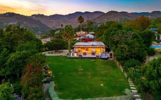 Malibu California | 3 Bed Ocean View Home, Hot Tub, Deck, Sauna, Fireplace