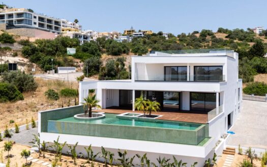 Albufeira, Portugal | 4-Bed Villa With Infinity Pool