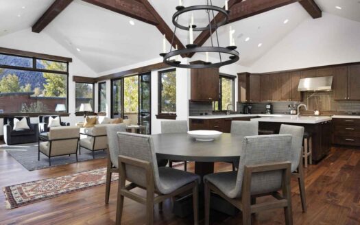 Aspen, Colorado USA | 4-Bed Contemporary Mountain Home