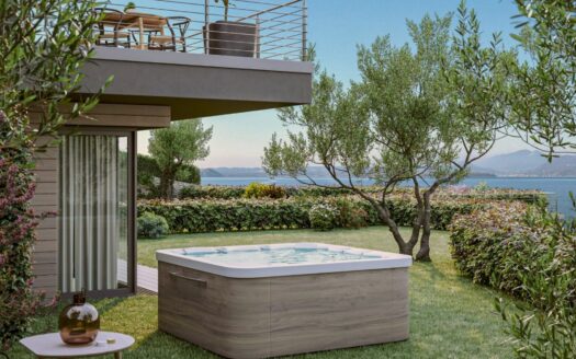 Garda, Lake Garda Italy | 2-Bed Apartment With Hot Tub