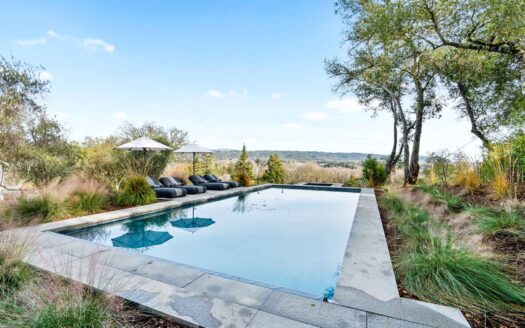 Healdsburg, California | 4-Bed Chalet With Vineyard Access