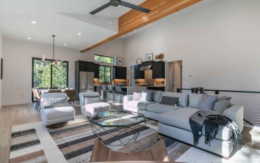 Lake Tahoe, Incline Village Nevada | 4-Bed Chalet With Mountain Views