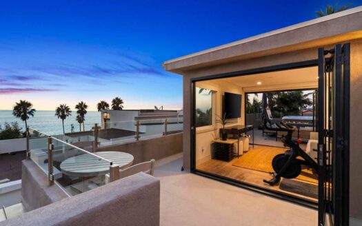 La Jolla, San Diego California | 3-Bed Chalet With Rooftop Deck