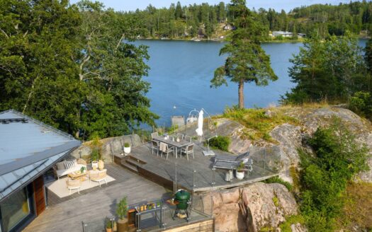 Ljusterö, Sweden | 5-Bed Villa First Water Line