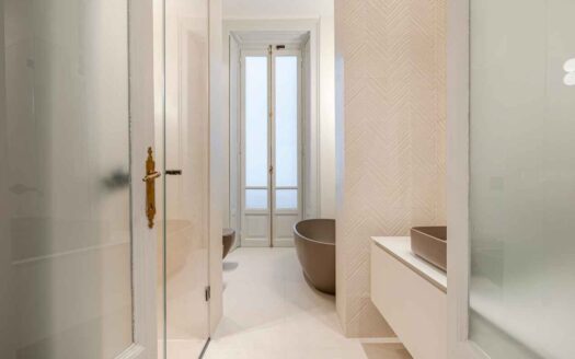 Milan, Italy | 3-Bed Apartment Historic Building