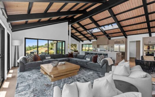 Napa Valley, California | 6-Bed Estate With Wine Cellar