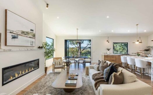 Napa, California | 3-Bed Chalet Downtown Location