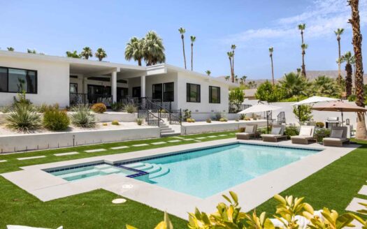 Palm Desert, California | 4-Bed Chalet With Pool