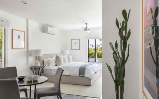 Palm Desert, California | 4-Bed Chalet With Pool