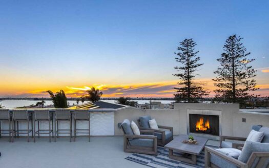 San Diego, California | 4-Bed Chalet With Bay Access