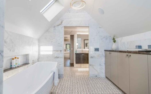 San Diego, California | 4-Bed Chalet With Bay Views