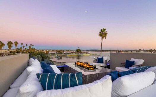 San Diego, California | 4-Bed Chalet With Bay Views