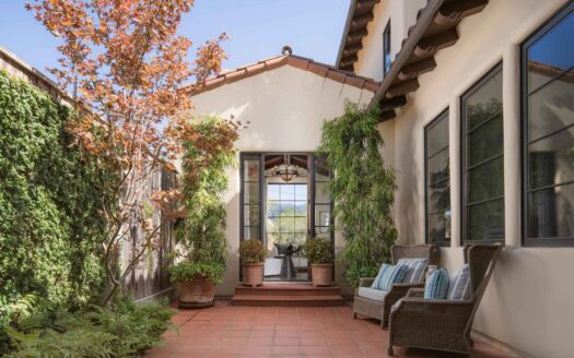 Santa Barbara, California | 4-Bed Chalet With 360 Views
