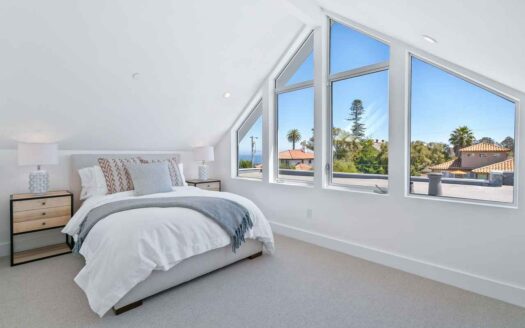 Santa Cruz, California | 5-Bed Chalet Beach Access