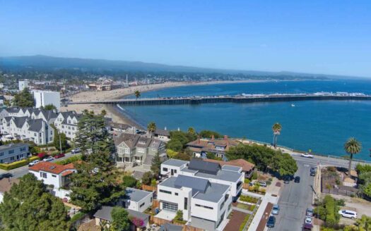 Santa Cruz, California | 5-Bed Chalet Beach Access