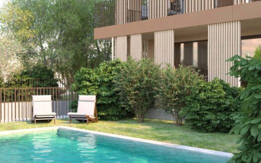 Torri del Benaco, Lake Garda Italy | 2-Bed Apartment Central Location