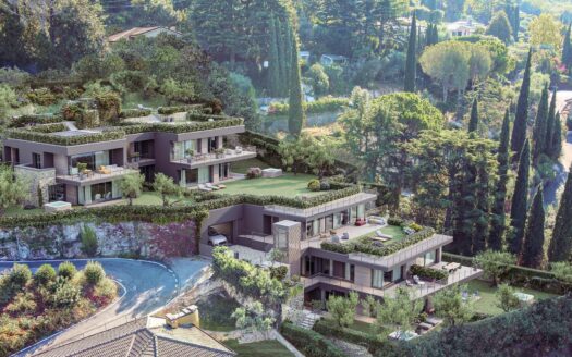 Torri del Benaco, Lake Garda Italy | 2-Bed Apartment With Roof Terrace