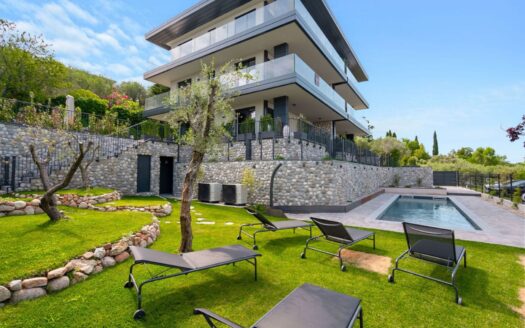 Torri del Benaco, Lake Garda Italy | 2-Bed Apartment With Pool