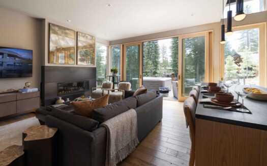 Lake Tahoe, Truckee California | 3-Bed Chalet With Peak Views