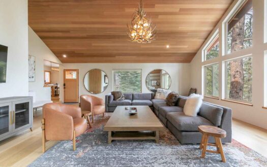 Lake Tahoe, Truckee California | 4-Bed Chalet Forest Retreat