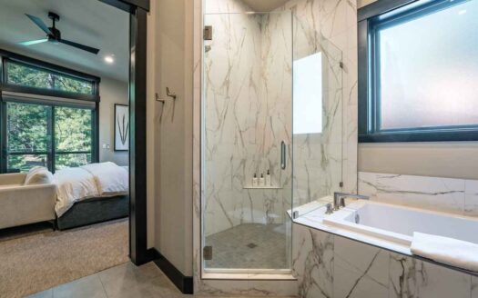 Lake Tahoe, Truckee California | 4-Bed Chalet With Mountain Charm